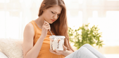 Mâncatul emoțional, un mecanism de coping pentru emoțiile greu de digerat?